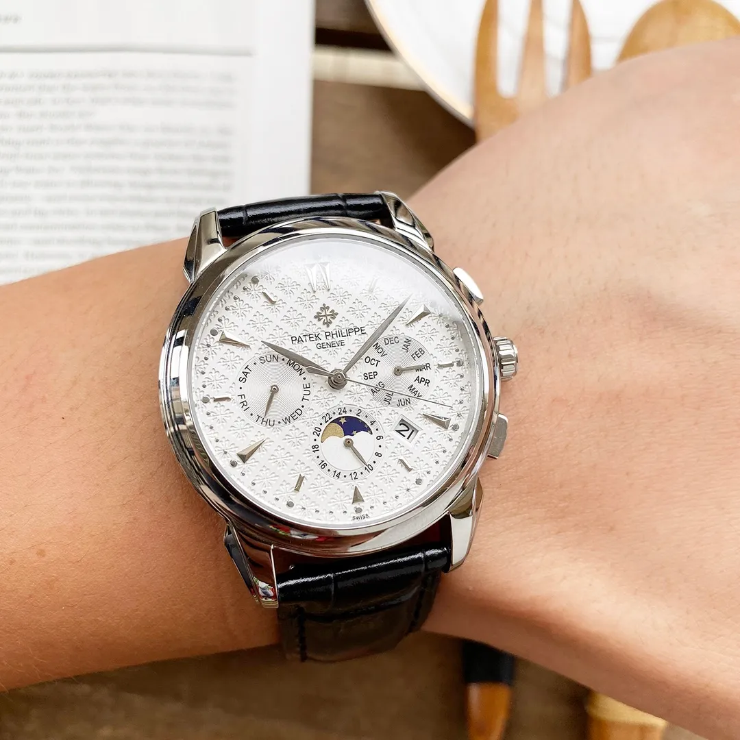 💎 The latest PP style Patek Philippe is equipped with imported 9100 multi-function movement (zero repair) function (24 hours, day of the week, stars, month) imported 316 fine steel! Paired with Italian imported calfskin! Original pin buckle! Size 42mm. Wear-resistant and scratch-resistant sapphire glass! Super waterproof to 50 meters! Simple but not simple! Patek Philippe, you deserve it.